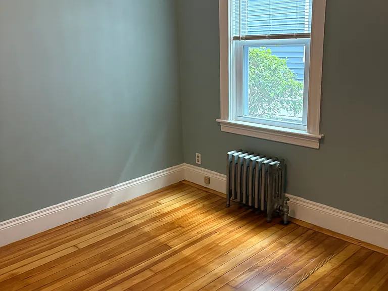 35 Pinehurst Ave #1 — Photo 4