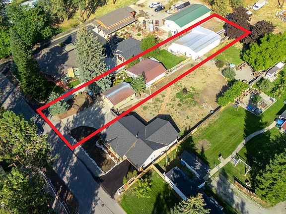 2nd image of 1075 E Timber Ln