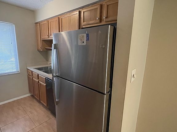 5th image of 7600 Abbey Ln #27