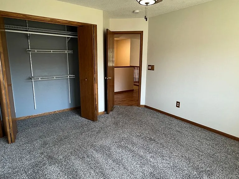 549 Hanover Dr — Photo 12