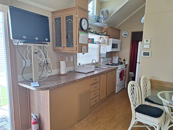 5th image of 37251 Chancey Rd #214