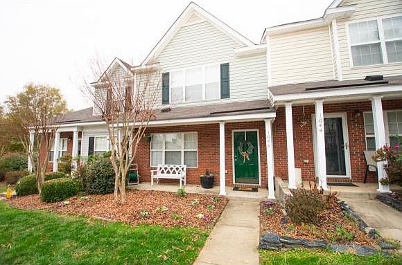 1st image of 1046 Oak Blossom Way
