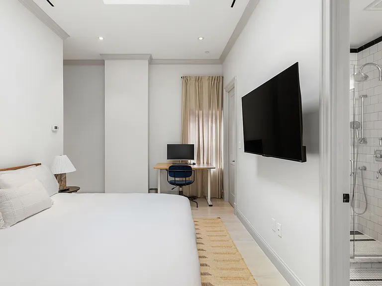 808 Lexington Ave #4 — Photo 30