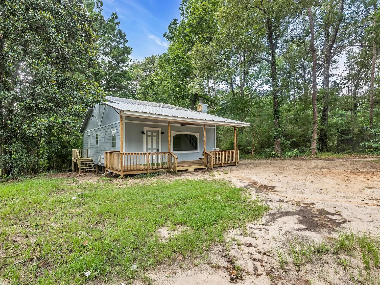 2 bed, 1.0 bath, 912 sqft, $1,000 — Photo 2
