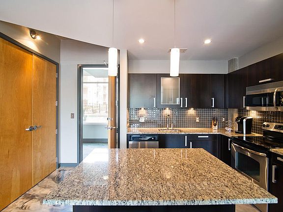 3rd image of 600 12th Ave S APT 425