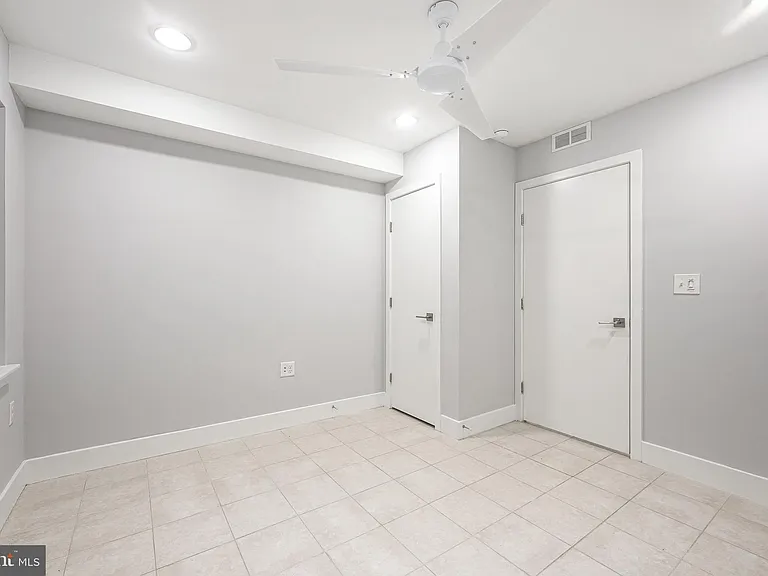 1449 S Bouvier St — Photo 24