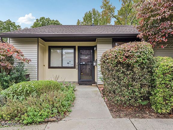 3rd image of 150 Amberly Drive #A