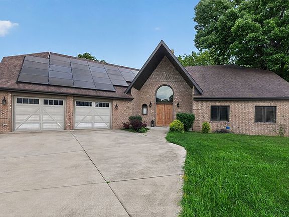3rd image of 310 Bayview Ct