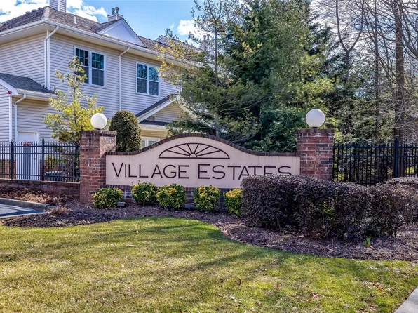 5 Sarah Court #5, Amityville, NY 11701
