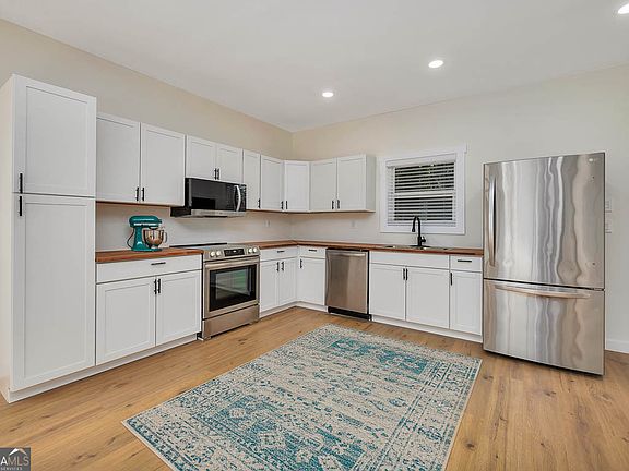 5th image of 608 Q St