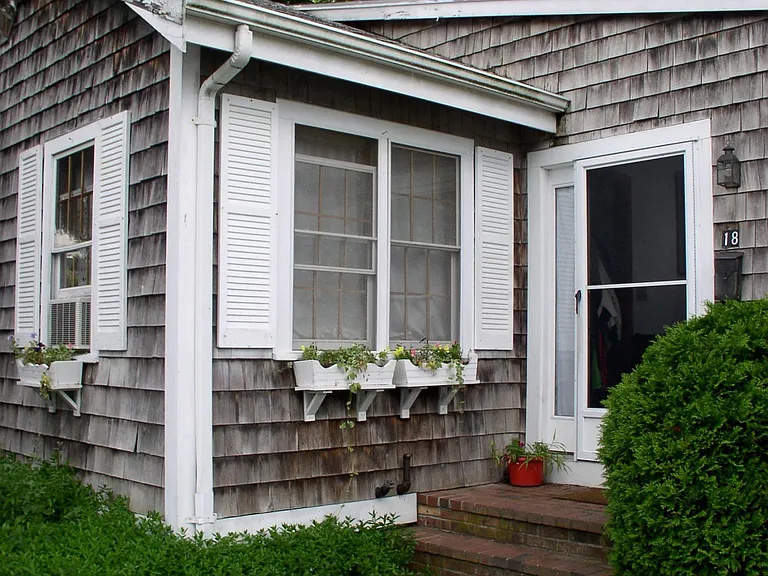 Holmes Ave — Photo 2
