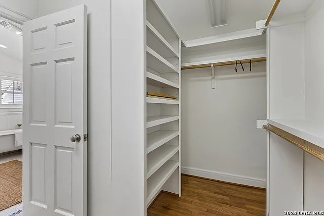 120 Lamont Ave — Photo 34