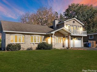 1508 W Pine St, Holiday Hills, IL 60051