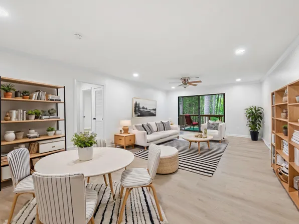 689 Pine Ridge Pl, Raleigh, NC 27609