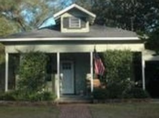 154 N 19th St, Fernandina Beach, FL 32034