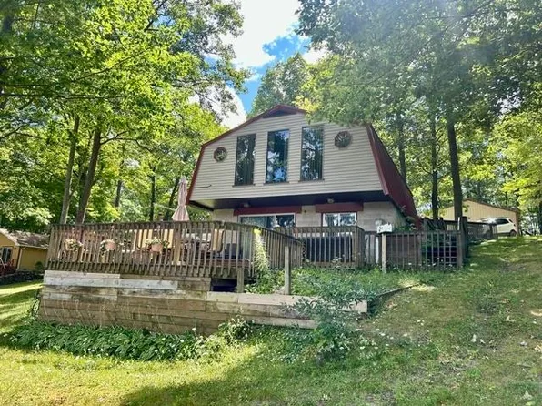 5069 Ruby Dr, Gladwin, MI 48624