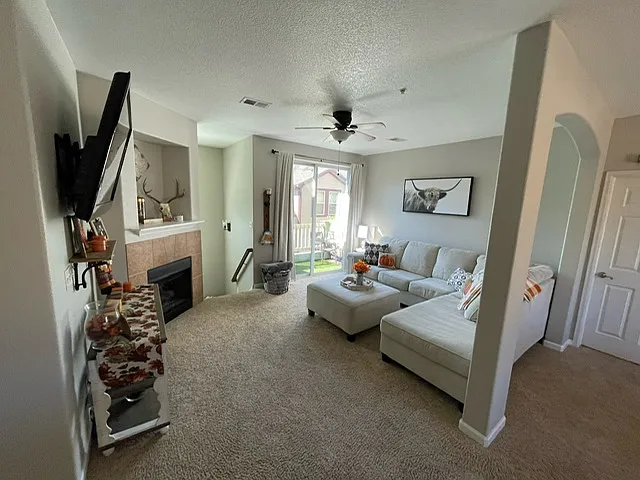2851 Kansas Dr #C — Photo 2