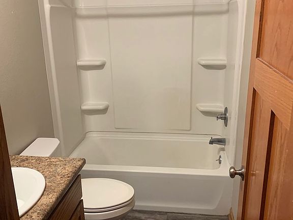 5th image of 1004 Main St #7