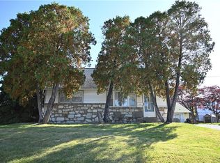 9427 Academy Rd, Philadelphia, PA 19114