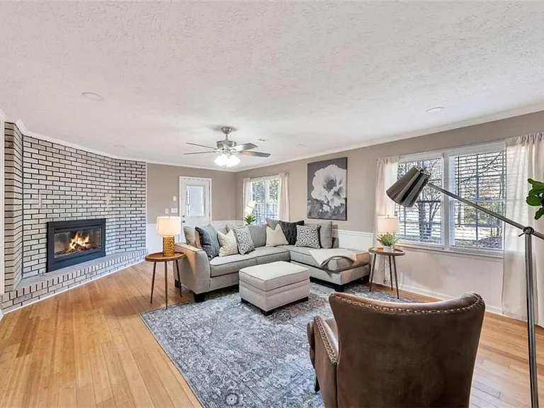 5005 Maryland Dr NW — Photo 23