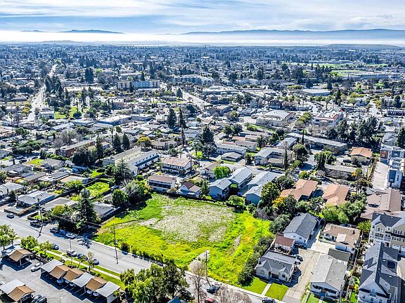 5th image of 40871 High St