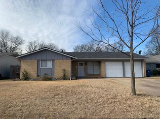 320 Jasmine Ct, Burleson, TX 76028