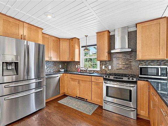 4th image of 112 Greenwich Ave