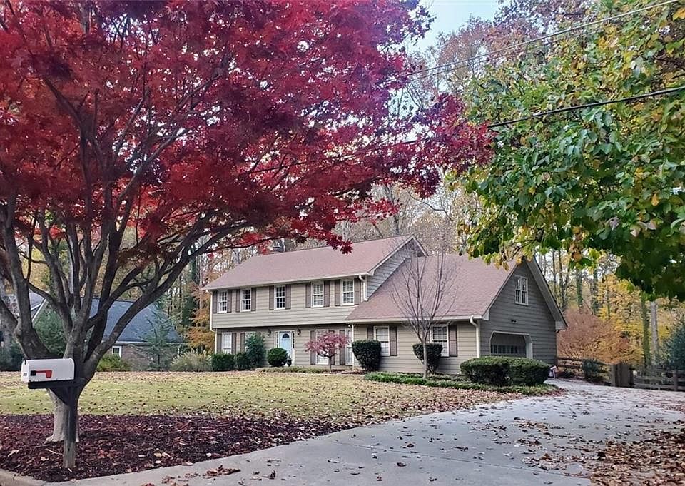 1st image of 310 Hollyridge Dr