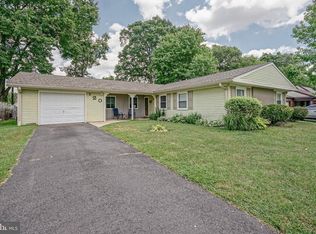 120 Niagara Ln, Willingboro, NJ 08046