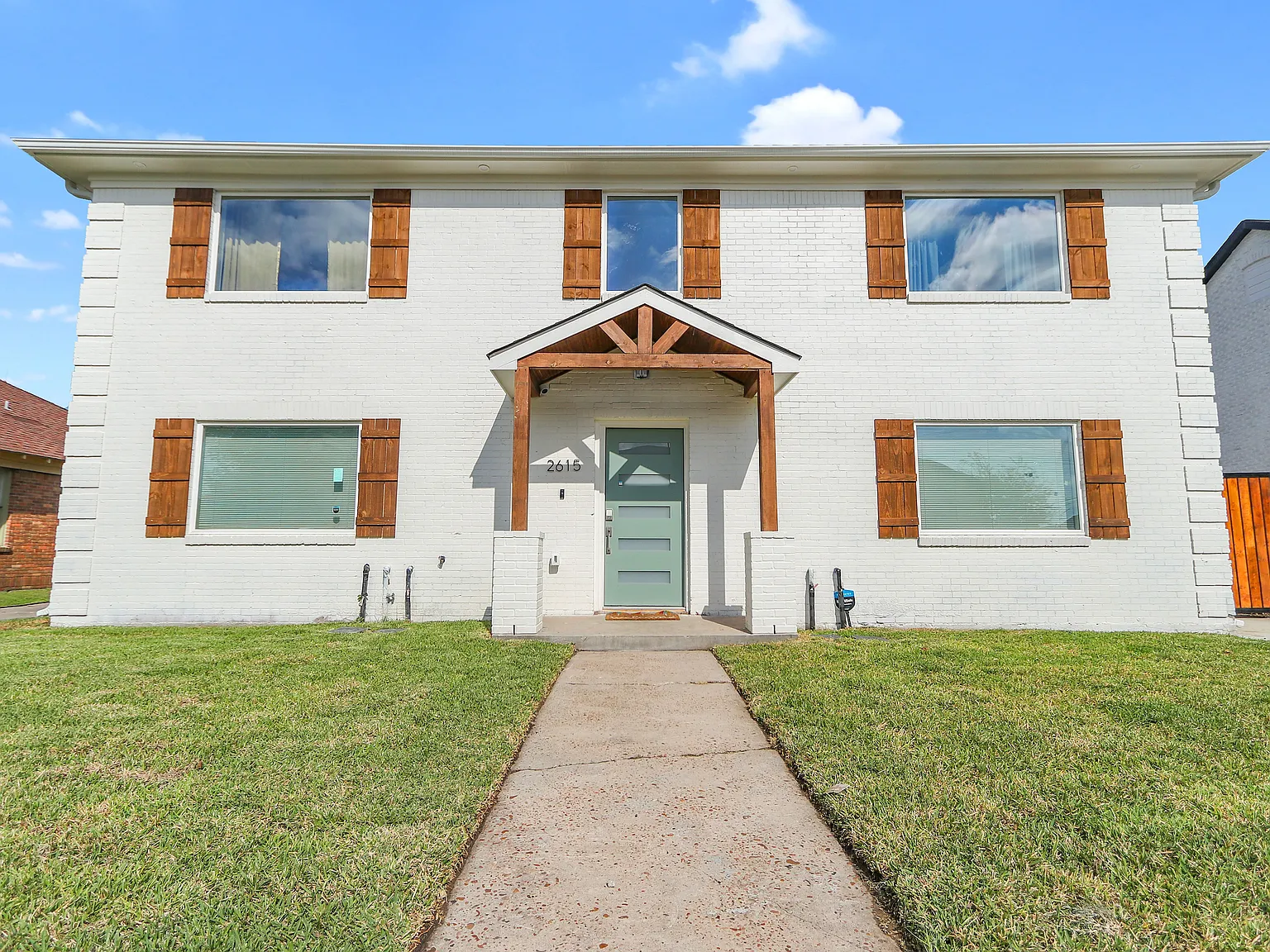2615 Rosewood St — Photo 1