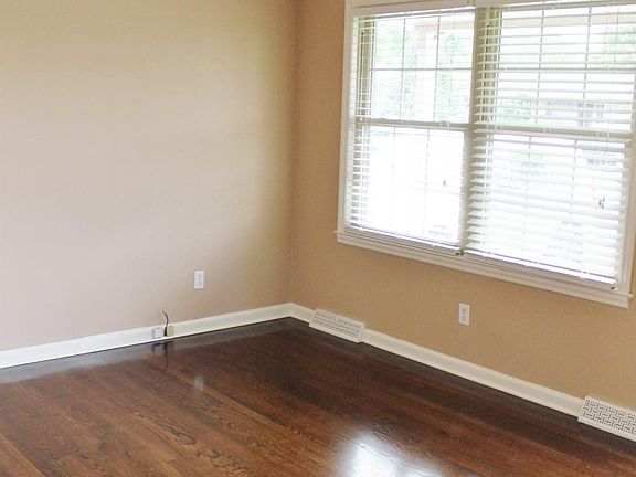 3rd image of 3842 Northampton Dr