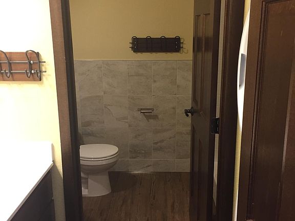2nd image of 725 8th St SE Unit 406
