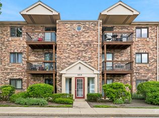 2215 Nichols Rd #21F, Arlington Heights, IL 60004