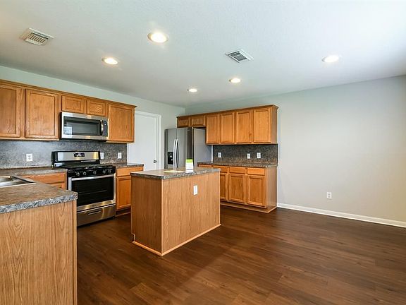 5th image of 2230 Lawn Crest Dr