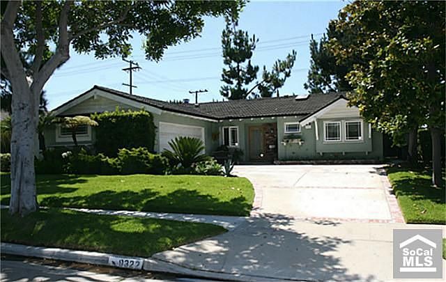 1st image of 9322 La Colonia Ave