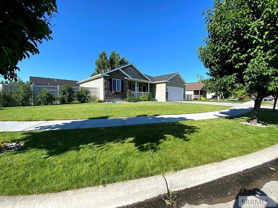 1st image of 777 Poplar Cir