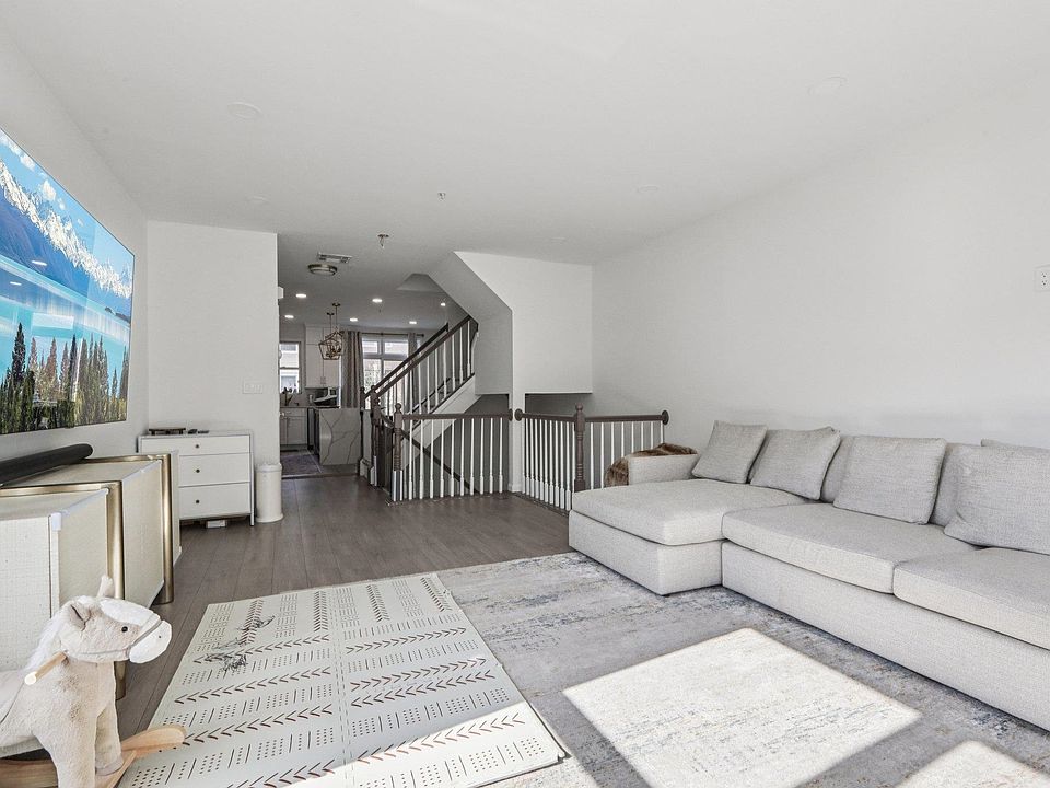1st image of 458 Buffalo Ct APT 458