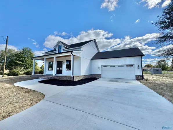 290 Joe Hope Dr, Geraldine, AL 35974