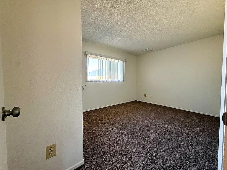 5208 W Calavar Rd — Photo 21