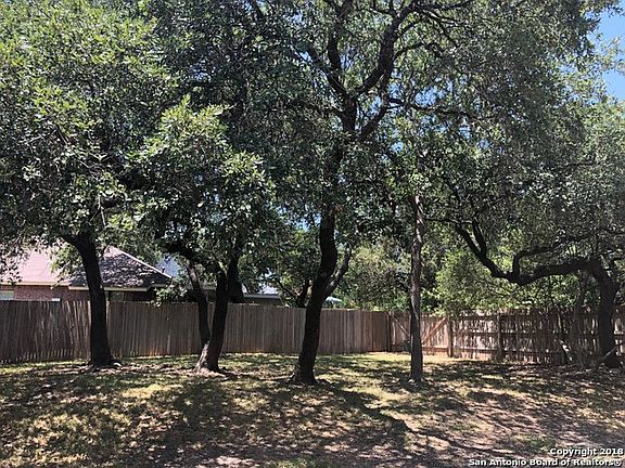 4th image of 10407 Pelican Oak Dr