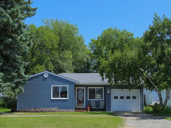 112 2nd St SE, Barnesville, MN 56514