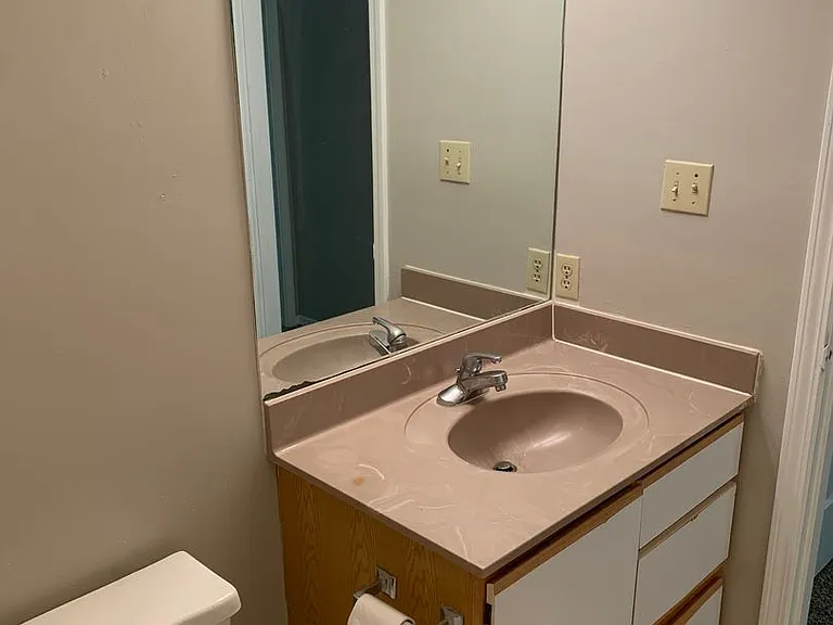 1383 West Allen Street — Photo 16