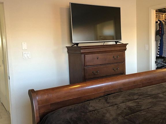 4th image of 9323 Valle Vidal Pl SW