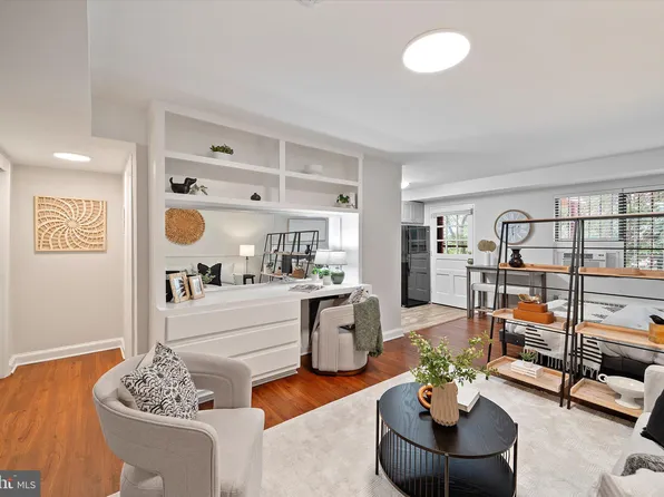 1565 N Colonial Ter #104Z, Arlington, VA 22209
