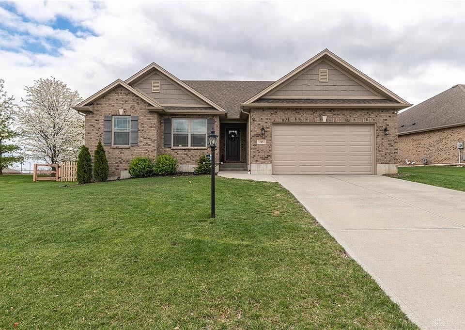 1st image of 195 Hickory Pointe Dr
