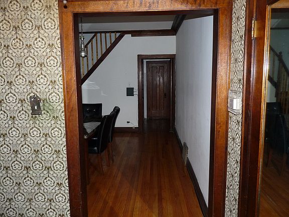 5th image of 5668 S Artesian Ave
