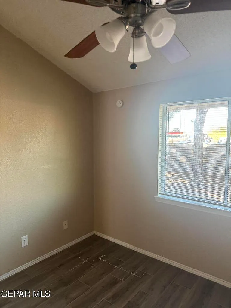 1924 Estrada Drive - 1 — Photo 4