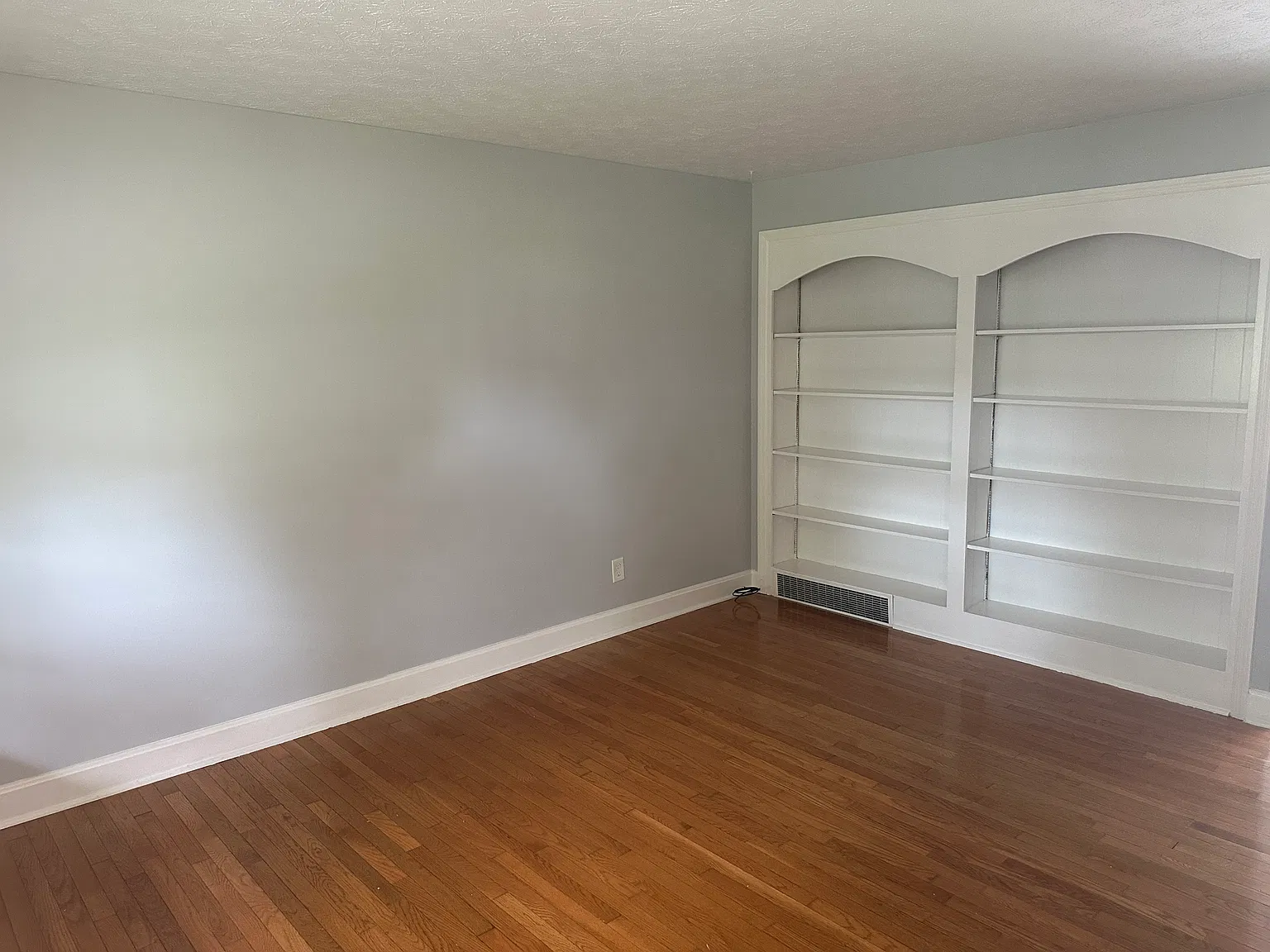 2 bed, 1.5 bath, 1594 sqft, $1,700 — Photo 3