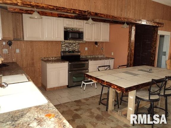 3rd image of 606 N Washington St