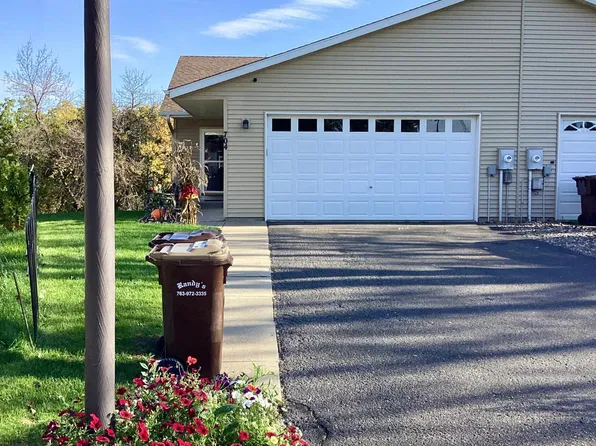 704 Reo Rd, Watertown, MN 55388